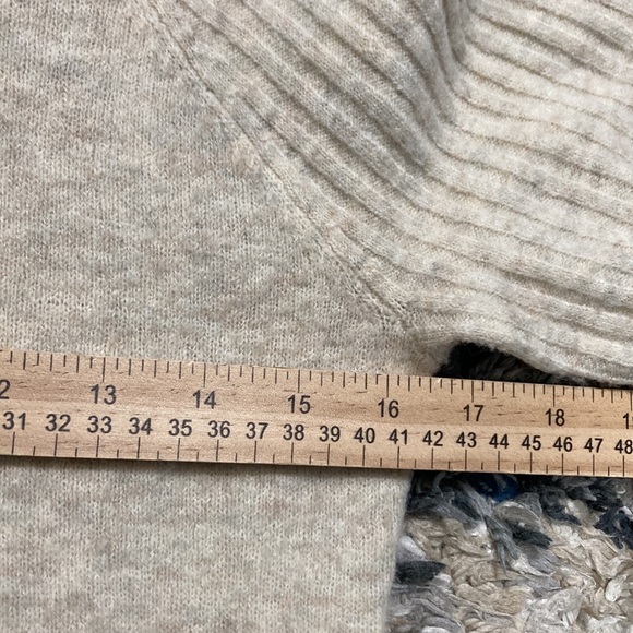 Abercrombie Ribbed Button Back Sweater Dress Cream Size Small - Picture 6 of 7